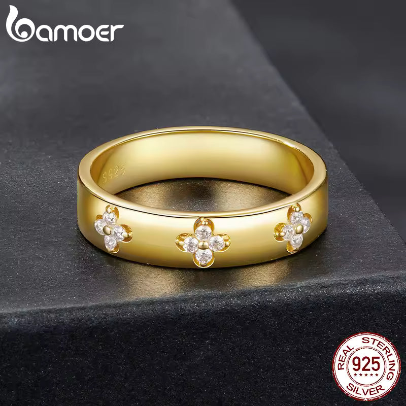 BAMOER 925 Sterling Silver Lucky Clover Moissanite Ring, Gold Plated D Color Round Cut Wide Band Ring for Women Wedding Gift